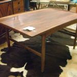 370 7526 COFFEE TABLE